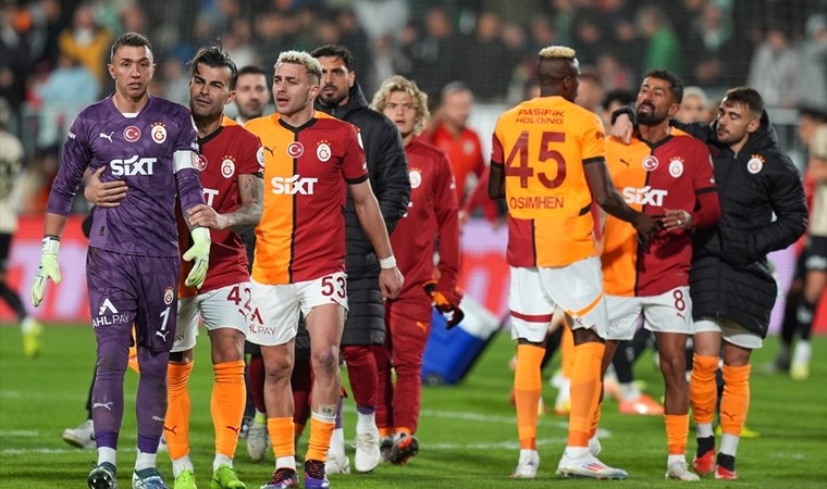 Galatasaray'da maç sonu gerginlik! Muslera ve Kerem Demirbay...