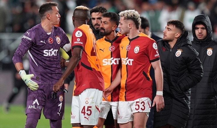 Galatasaray'da maç sonu gerginlik! Muslera ve Kerem Demirbay...