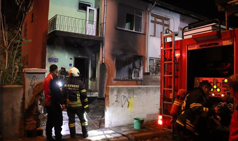 Kayseri’de müstakil evde yangın paniği! 1 kişi dumandan etkilendi...