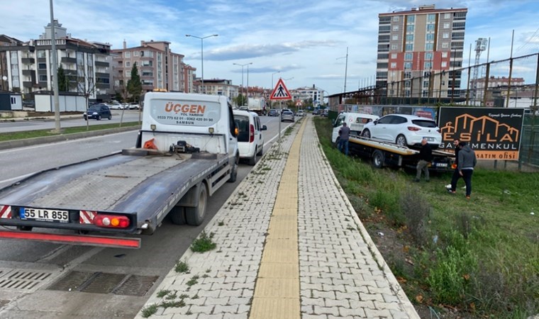 Samsun'da boş araziye düşen otomobil takla attı: Baba ile 2 oğlu yaralı