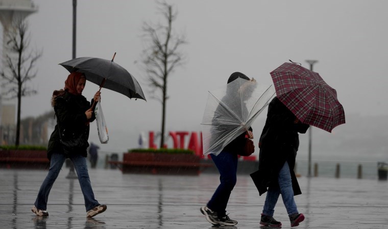 AKOM 'İstanbul' bilançosunu açıkladı: 48 ağaç devrilmesi, 6 çatı uçması...