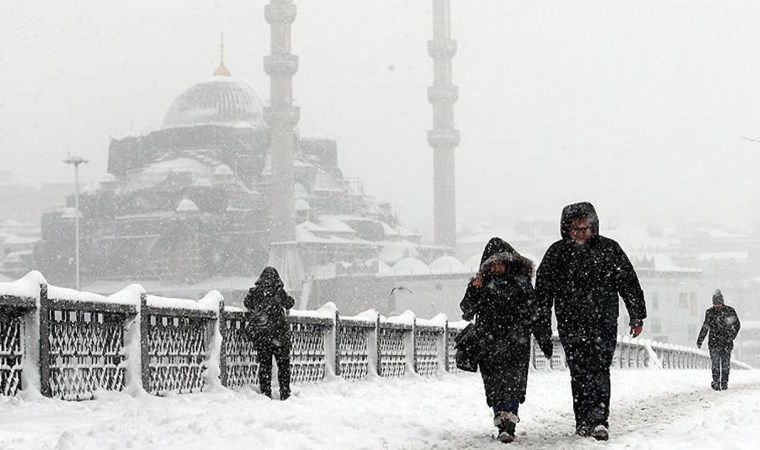 Kar yağışı nedeniyle okullar tatil edildi... Yarın okullar tatil mi oldu?