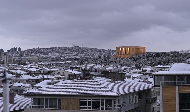 Türkiye beyaza büründü: İşte yurttan kar manzaraları...