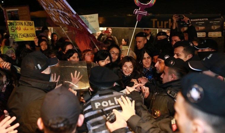 '25 Kasım'a engel! Kadınlardan 'mücadelemiz yasak tanımaz' mesajı: 'Sorumlu şiddeti uygulayan erkekler ve erkekleri koruyan devlettir'