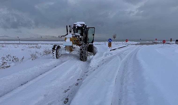 Van'da kar ulaşımı olumsuz etkilemişti: 134 yerleşim yerinin yolu açıldı