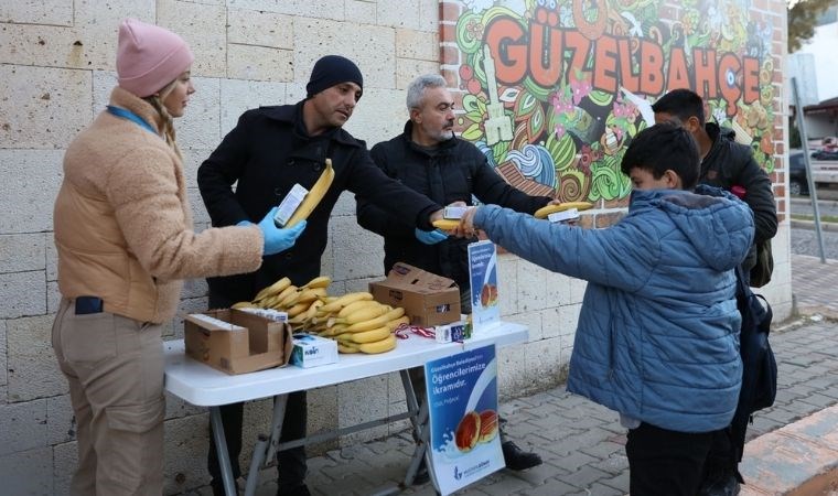 Okullara simit-süt sonrası kuruyemiş ve meyve de dağıtılacak