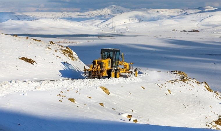 Van'da kardan kapanan 158 mahalle ve mezra yolu ulaşıma açıldı