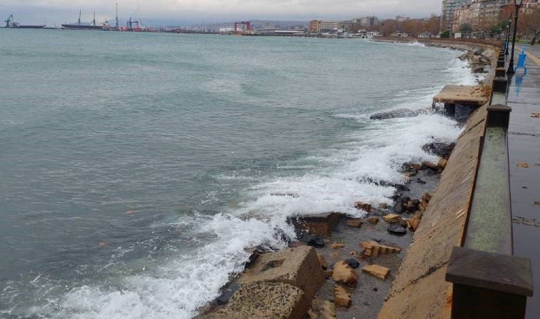 Marmara Denizi ulaşımına poyraz engeli