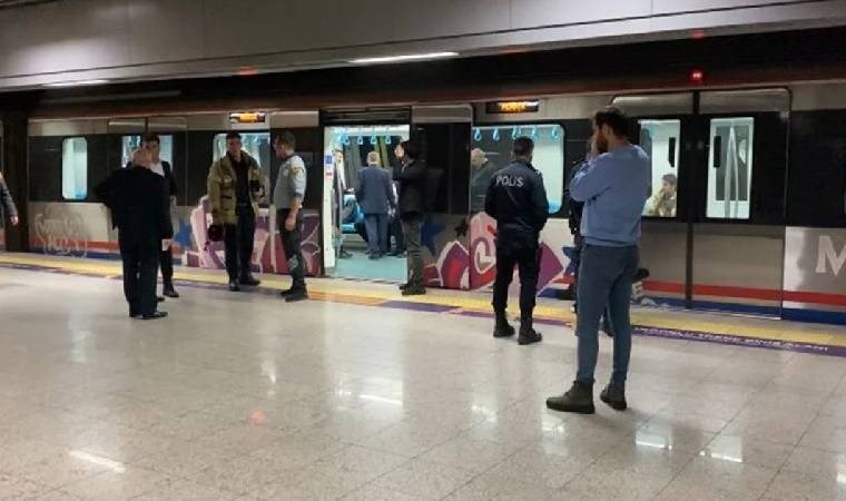 Marmaray'da intihar girişimi: 15 yaşındaki çocuk raylara atladı!