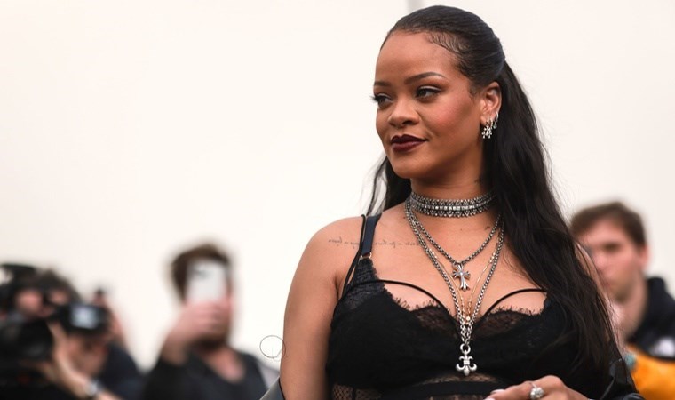 Rihanna'dan seçim şakası: Oğlumun pasaportuyla oy kullanacağım