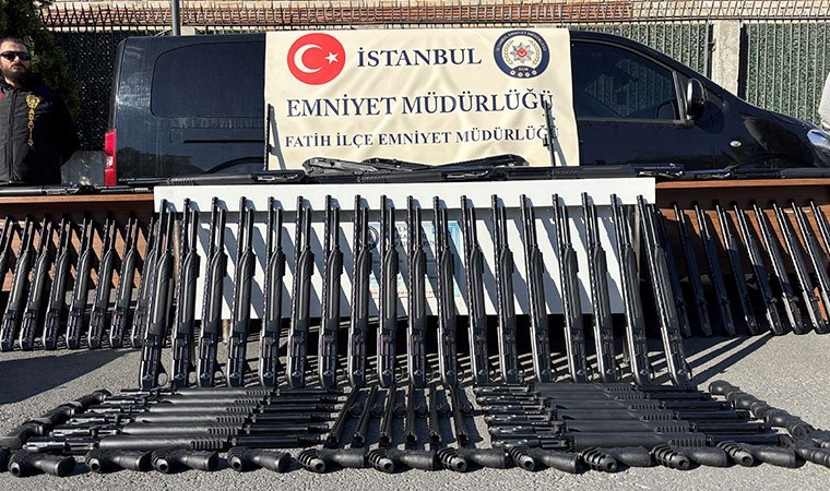 İstanbul Fatih'te 'yasadışı silah' operasyonu: 200 tüfek ele geçirildi