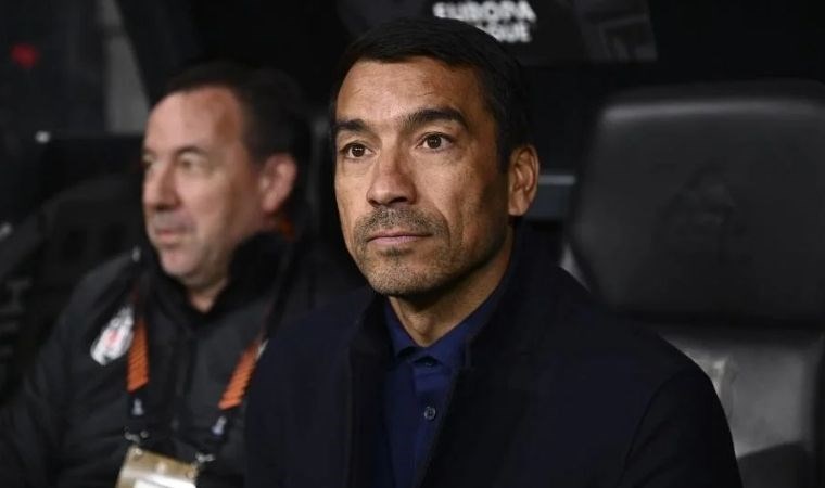 Giovanni van Bronckhorst takımdan çok memnun! 