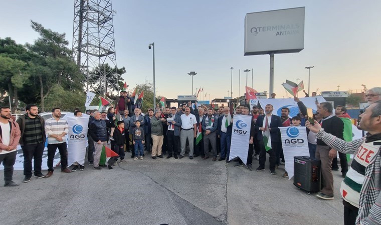 Haydarpaşa’da gemiyi basmışlardı… Filistin’e destek protestosu Antalya’da!