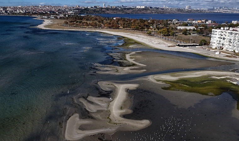 İstanbul'da tedirgin eden görüntü! Deniz suyu çekildi: 'Hiçbir yıl bu kadar fazla olmamıştı...'