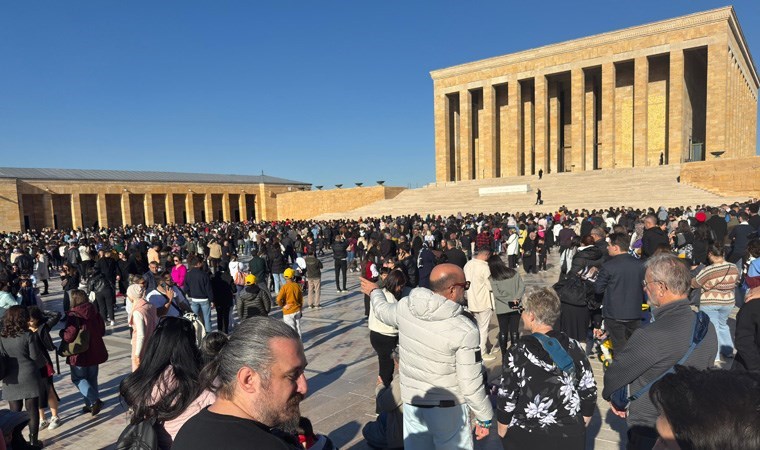 Yurttaş Ata'sına koştu: Anıtkabir'de 10 Kasım öncesi ziyaretçi yoğunluğu