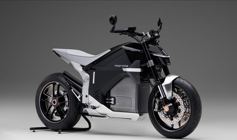 Honda, yenilenen modellerini EICMA 2024'te sergiliyor: Elektrikli Honda'lar dikkat çekiyor...