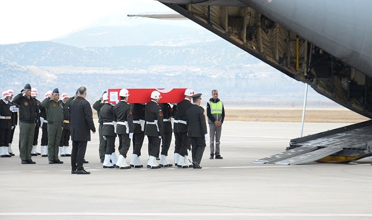 Isparta'da helikopter faciasında şehit olan askerler için tören düzenlendi