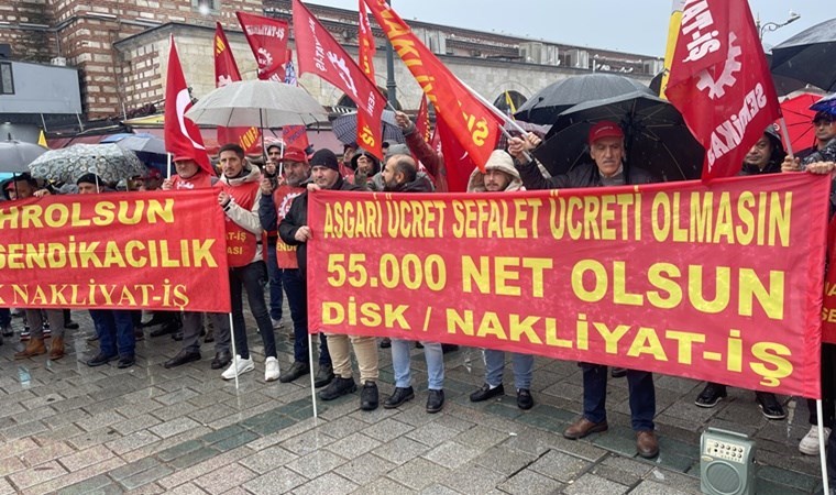 İşçilerden Eminönü Meydanı'nda asgari ücret eylemi