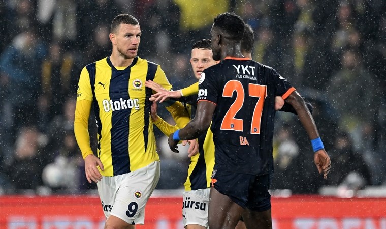 Eski hakemler Fenerbahçe - Başakşehir maçını değerlendirdi: Ba'ya gösterilen kırmızı kartta karar doğru mu?