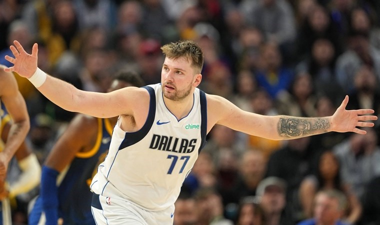 Doncic 45 sayıyla Dallas Mavericks'i galibiyete taşıdı!