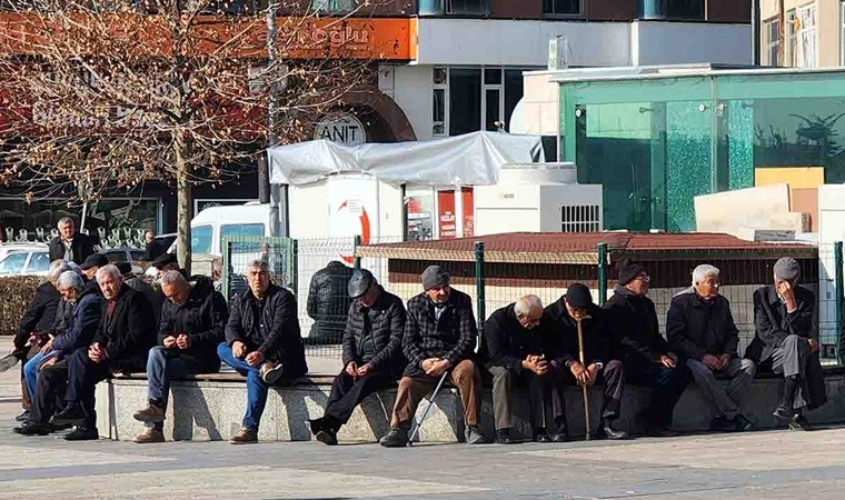 Emeklilik şartlarında yeni yasa Meclis'te: Kimler erken emekli olabilecek?