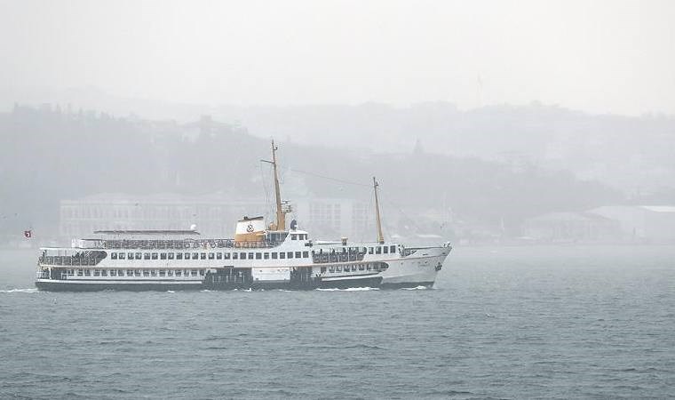 İstanbul'da vapur seferlerine hava muhalefeti engeli