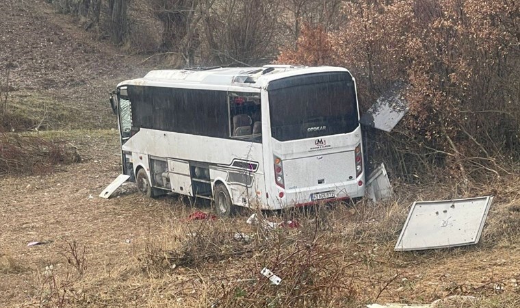 Emet'te feci kaza... Şoför direksiyon hakimiyetini kaybetti, işçi servisi yoldan çıktı: Ölü ve yaralılar var!