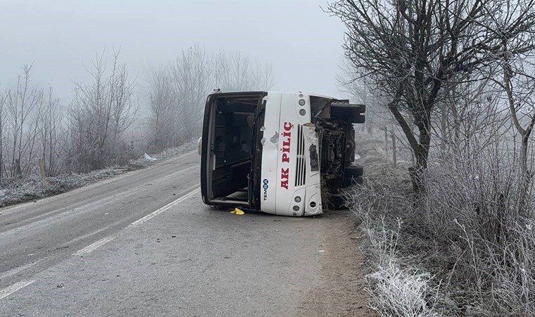 Akpiliç'in işçi servisi devrildi: 1 ölü, 8 yaralı