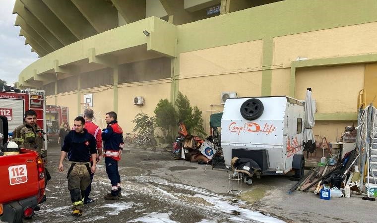 İzmir Atatürk Stadyumu'nda yangın paniği!