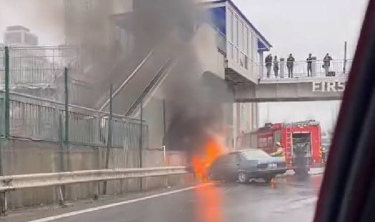 İstanbul'da seyir halindeki araç alev topuna döndü!