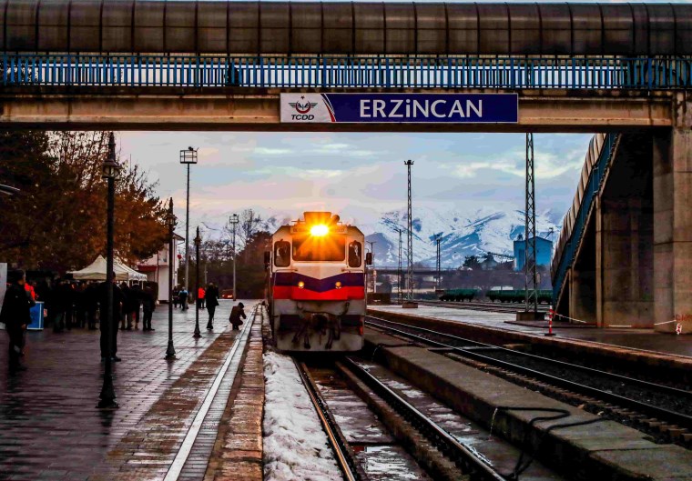 Yılın ilk seferini yapan Turistik Doğu Ekspresi Erzincan’a ulaştı