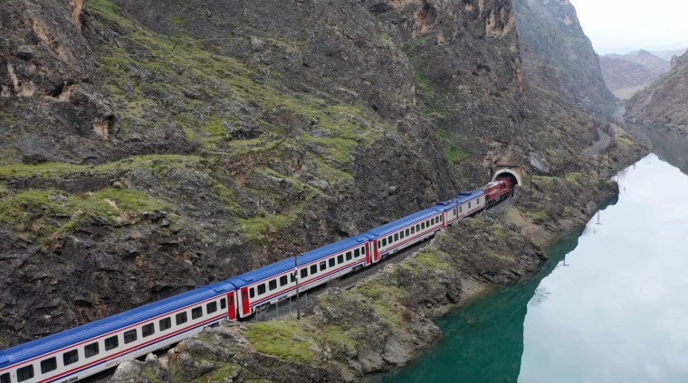 Yılın ilk seferini yapan Turistik Doğu Ekspresi Erzincan’a ulaştı