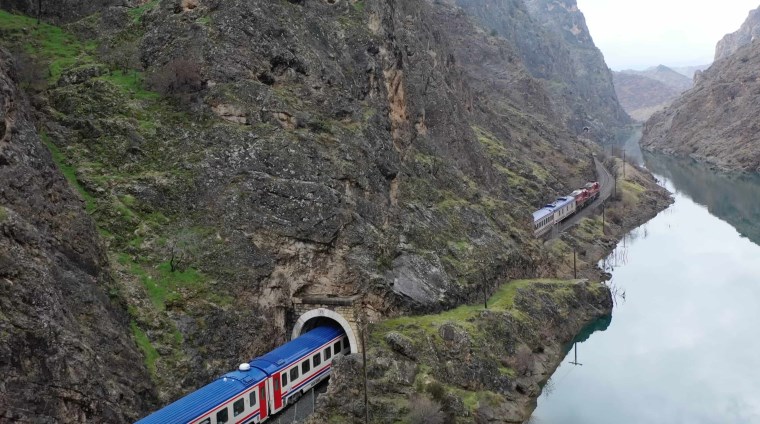 Yılın ilk seferini yapan Turistik Doğu Ekspresi Erzincan’a ulaştı