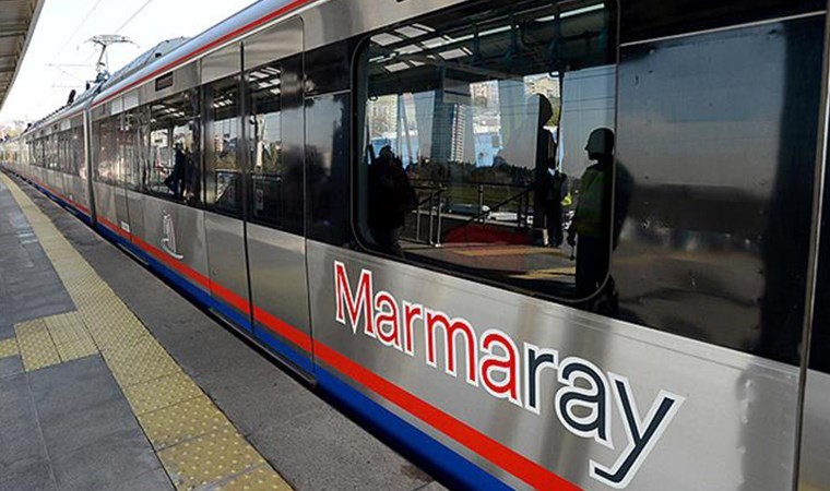 Marmaray'da intihar: Bir erkek raylara atlayarak yaşamına son verdi