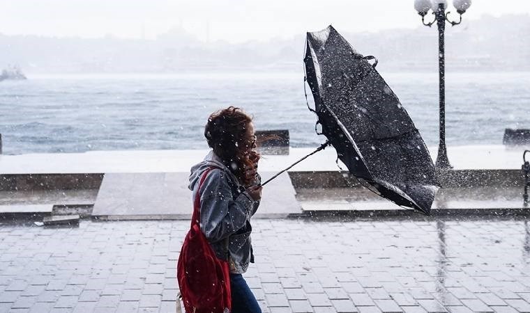 Meteoroloji tarih verdi... Kuzey Ege ile Doğu Akdeniz için 'kuvvetli yağış' ve 'fırtına' uyarısı!