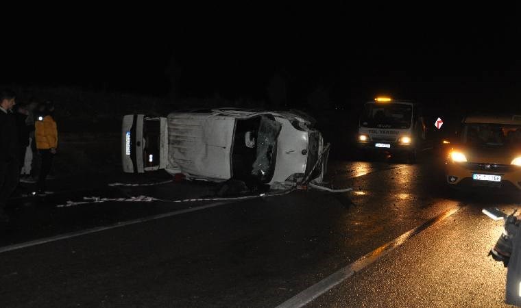 Nevşehir'de araç yol kenarına devrildi: Ölü ve yaralı var!