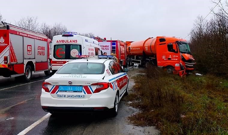 Silivri'de feci kaza... İki kamyon kafa kafaya çarpıştı!