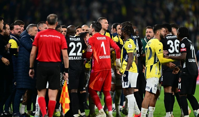 Eski hakemler Fenerbahçe - Gaziantep FK maçını değerlendirdi: 'VAR bunu nasıl göremez'