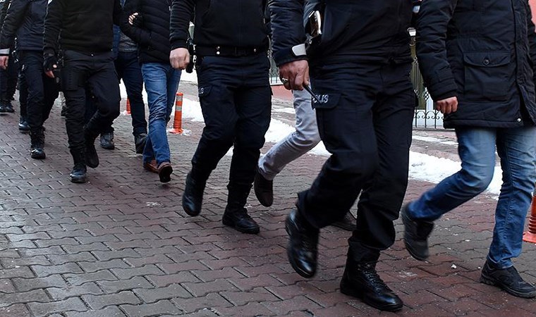 270 polis katıldı, ev ve iş yerlerine baskın! İzmir'de eş zamanlı 'asayiş' operasyonu: 110 gözaltı