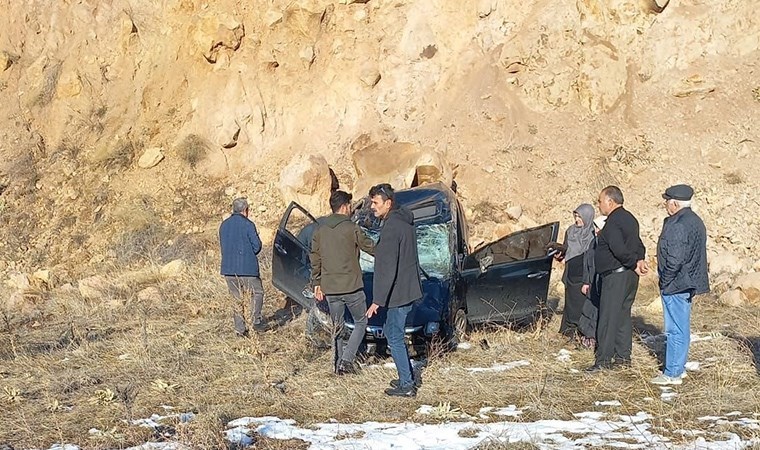 Elazığ’da korkunç kaza!  Otomobil takla attı: 1’i ağır 2 yaralı