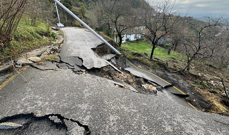 Düzce'de heyelan: 2 köy yolu ulaşıma kapandı