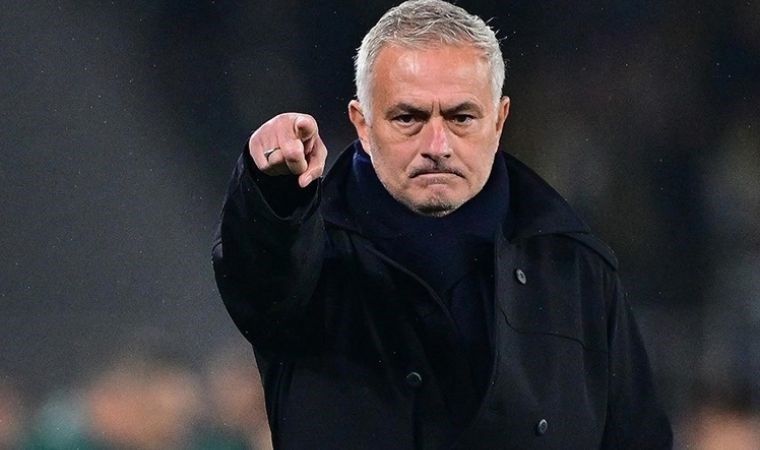 Fenerbahçe Teknik Direktörü Mourinho, sahada fenalaşan eski oyuncusu Bove'yi aradı