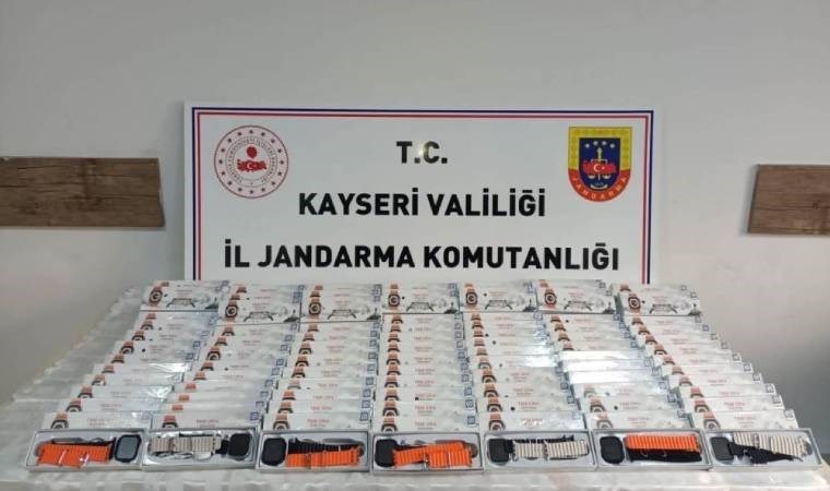 Kayseri’de 121 adet kaçak akıllı saat yakalandı