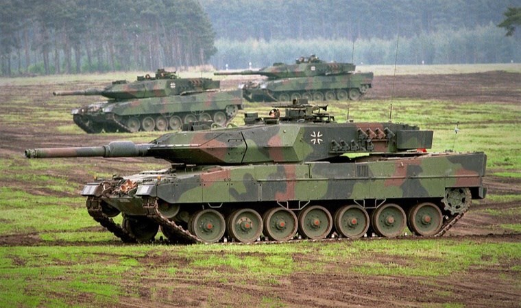 Almanya’dan 14 tank satın almak için anlaştı