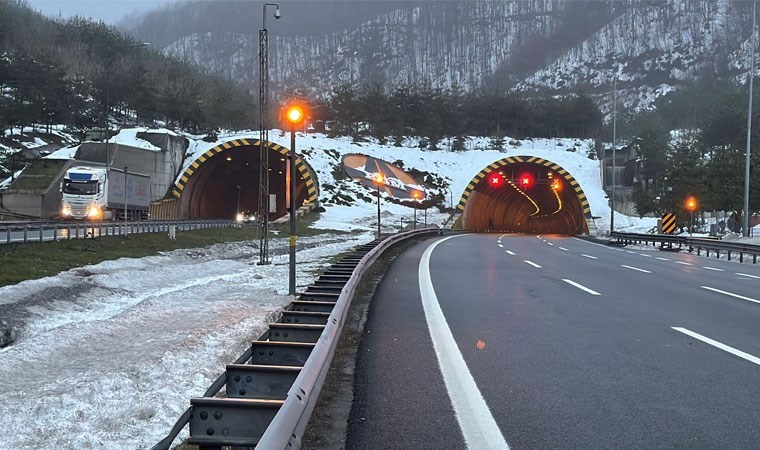 Bolu Dağı Tüneli çıkışında kaza... İstanbul yönü ulaşıma kapatıldı