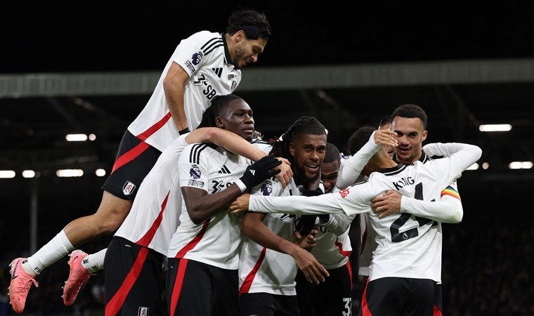 Fulham 3 puanı 3 golle aldı!