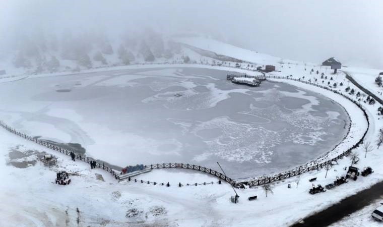 Erzincan'da kartpostallık görüntüler... Şelaleler buz tuttu