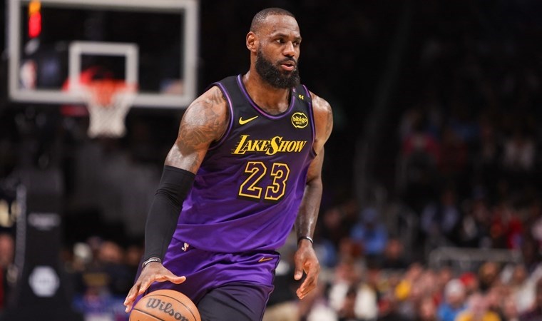 LeBron James triple-double yaptı, Lakers uzatmada yıkıldı