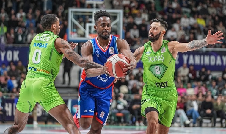 TOFAŞ, Anadolu Efes'i devirerek liderliğini sürdürdü!