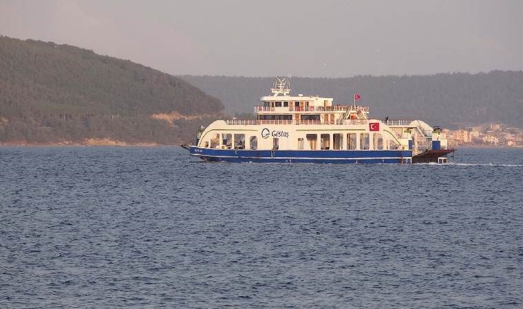 Gökçeada ve Bozcaada feribot seferlerine 'fırtına' iptali!